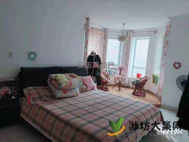 中南世纪城 精装大三室 南北通透 带部分家具家电