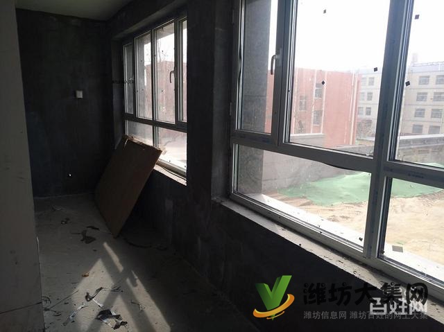 金都聚福园电梯房142平米赠后阳台毛坯带地下室急售