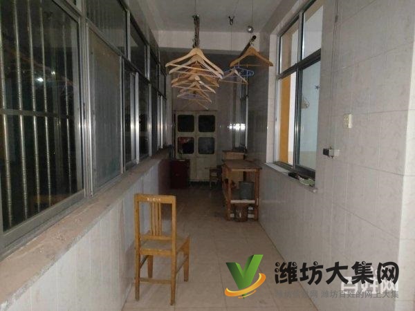 一实小近佳乐家 城市经典旁 带车库有地下室 家具家