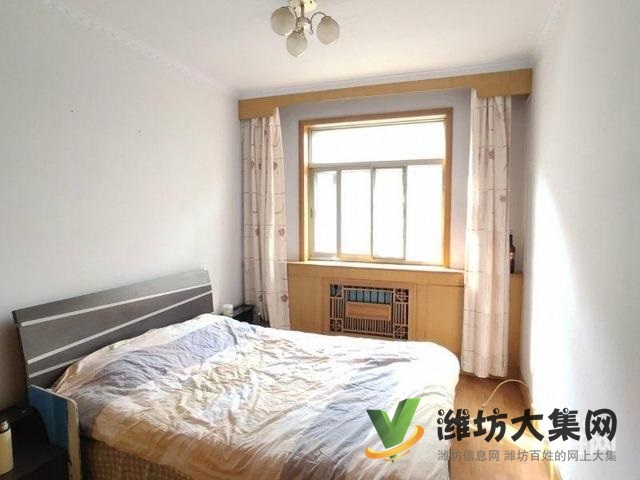 新华中学对面多层2楼南北通透精装修交运小区 加州世纪尊品