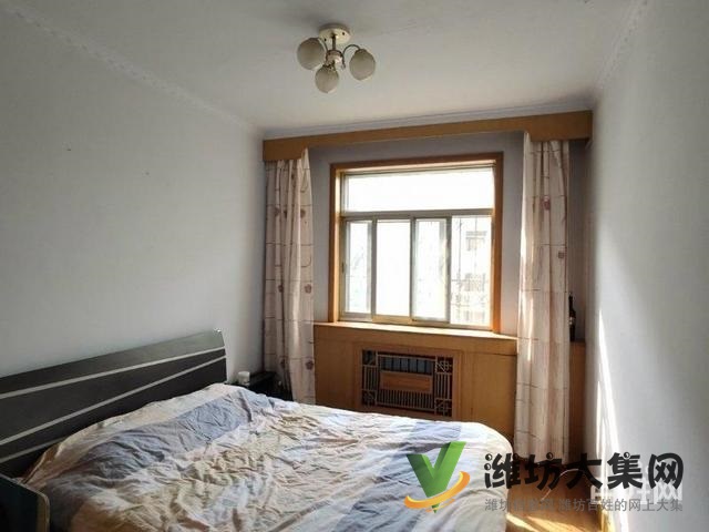 新华中学对面多层2楼南北通透精装修交运小区 加州世纪尊品