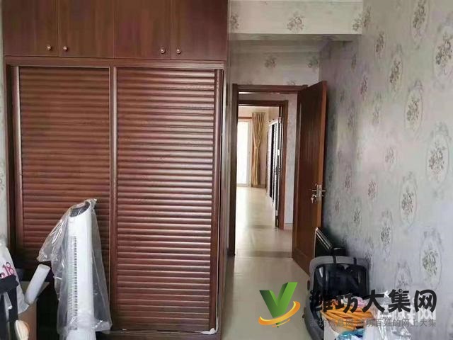 中南世纪星城精装4室带车位、家电家具仅售110万急售