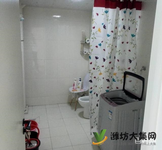 圣荣广场多层1楼,精装3室,房东急售,现在仅仅只要