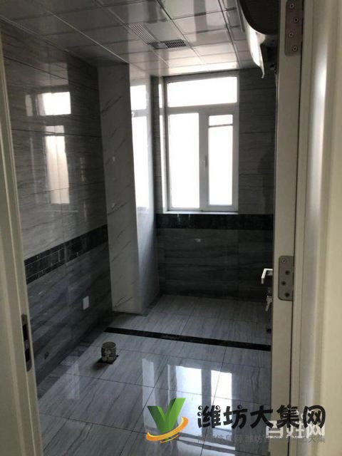 盛世家园好房子 豪华装未住, 带院子 院子外面就是