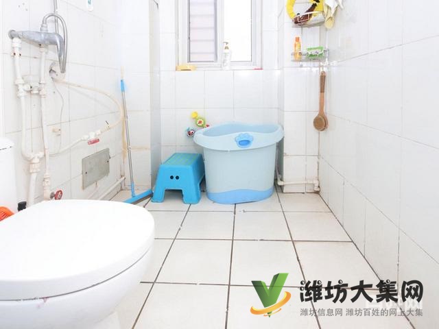 外国语近,一楼带院,三室朝阳,前后无遮挡