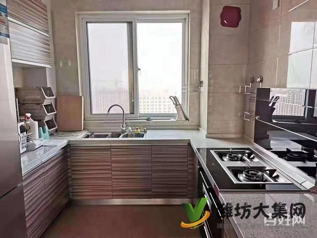 中南世纪星城精装4室带车位、家电家具仅售110万急售