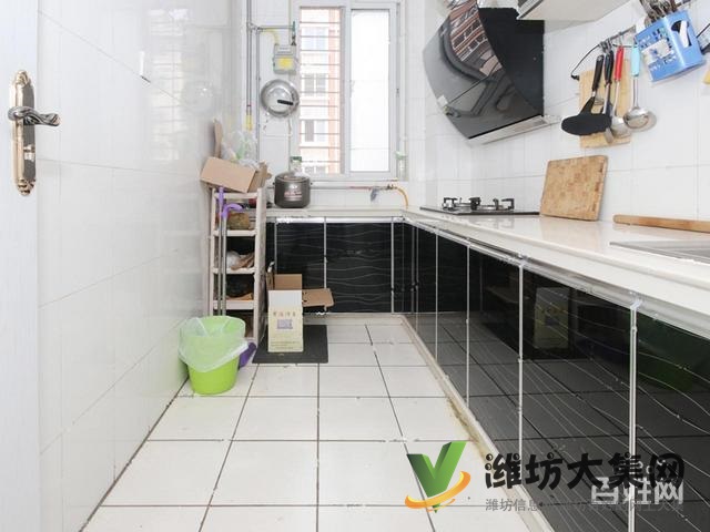 外国语近,一楼带院,三室朝阳,前后无遮挡