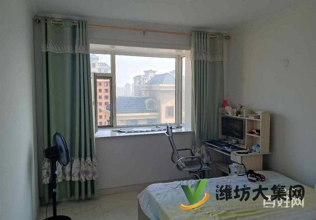 高新近 精装三室 送全部家具家电 送地下室 房主急