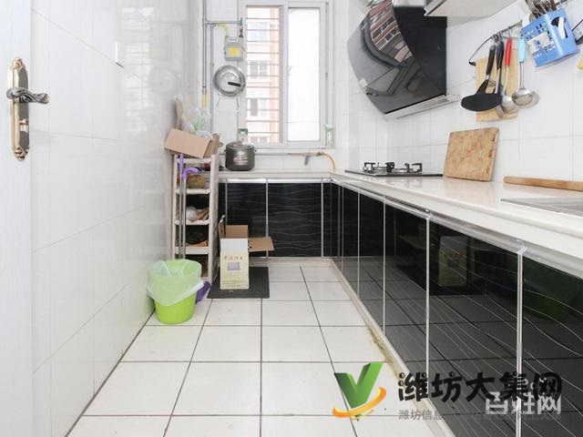 外国语近,三室朝阳,精装修,送地下室 送院子