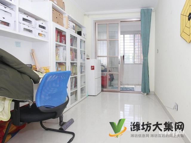 外国语近,三室朝阳,精装修,送地下室 送院子