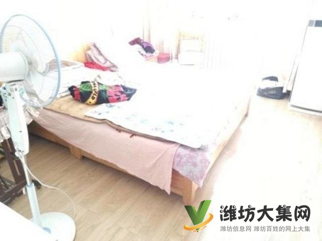 奥体中心 文苑小区多层一楼 精装三室出税双气供暖