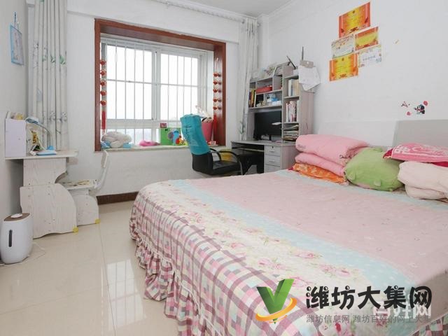 高新北站近 首付5万 精装修 3室 户型好 采光好