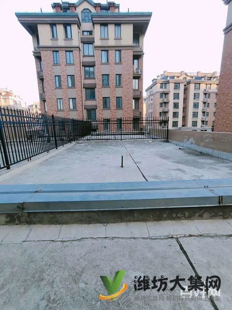 外国语西临好房带500平空中花园!可种菜,可种花,