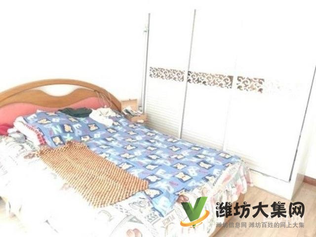 奥体中心 文苑小区多层一楼 精装三室出税双气供暖