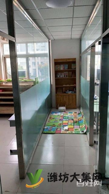 新华路乐川街临街二楼培训机构转让,可空转