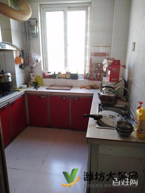 帝都国际,三室两厅一卫,精装带储藏室车位充足交通便