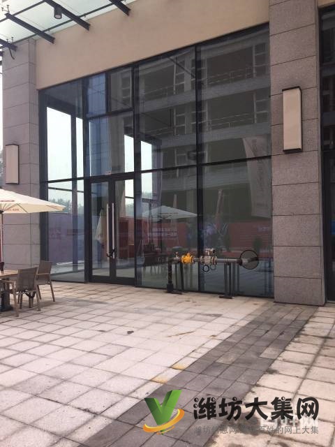 胜利街金铺78平7.5米层高大开间 落地窗展示