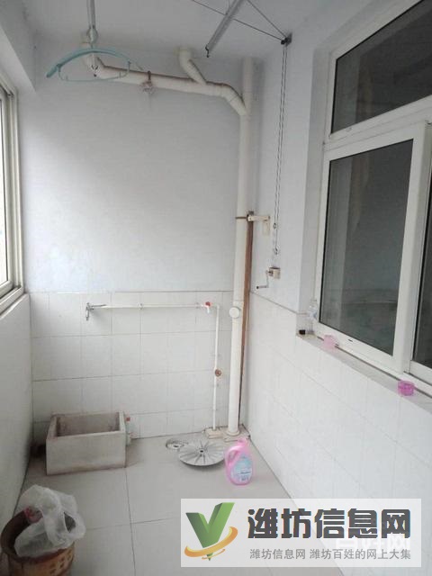 首 付10万买西湖苑多层三楼91平三室一厅带大储藏