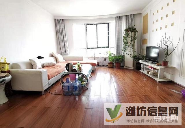 圣荣广场西区电梯房115平三室两厅客厅带大飘窗 带