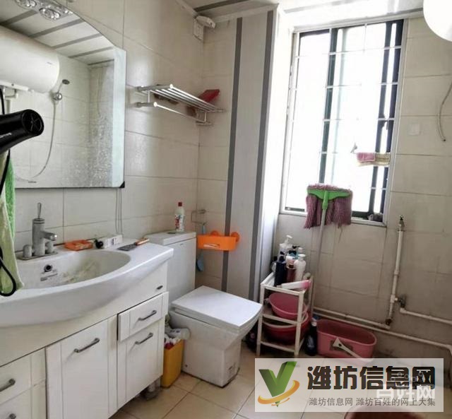 圣荣广场西区电梯房115平三室两厅客厅带大飘窗 带