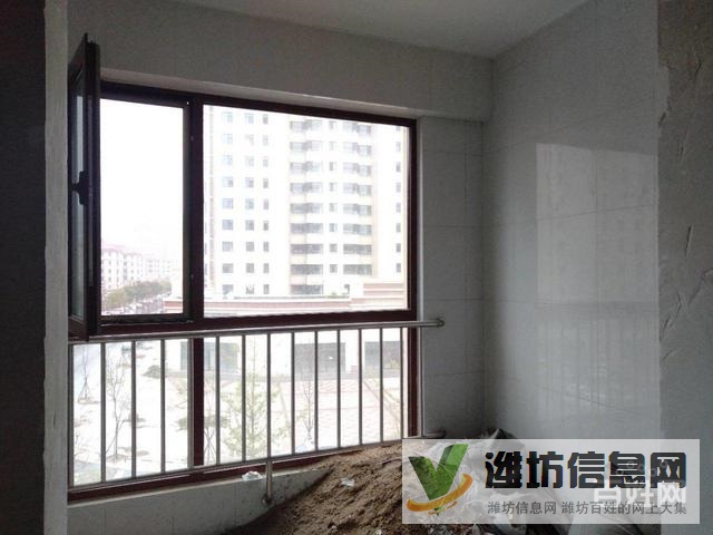 青云国际城,多层,毛坯三室,带仓库!!