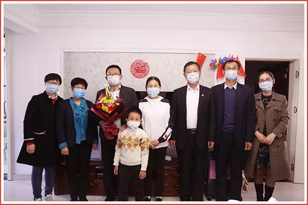 潍坊市中医院最高礼遇迎接援鄂战疫英雄回家