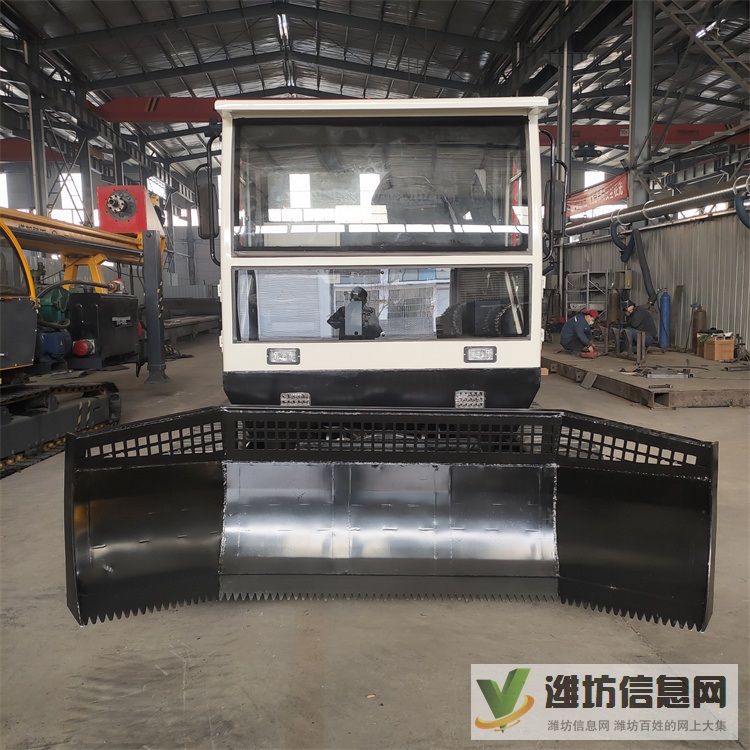 供应游乐园推雪机 360度旋转压雪机 滑雪道规划压雪机